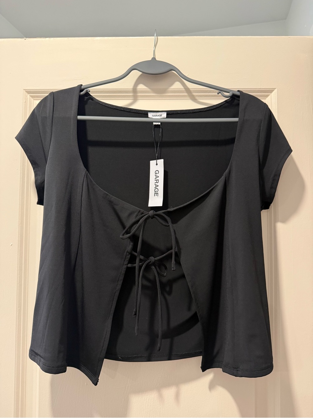GAP Black Lace-Up Scoop Crop Top - Women